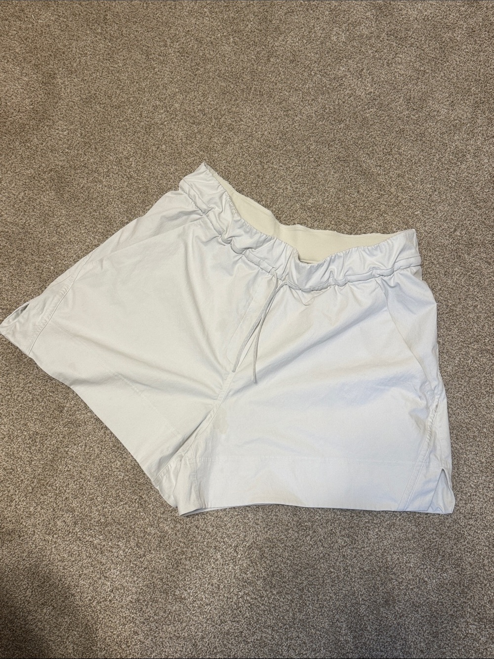 Lululemon Women's Light Gray Athletic Drawstring Shorts Size 8